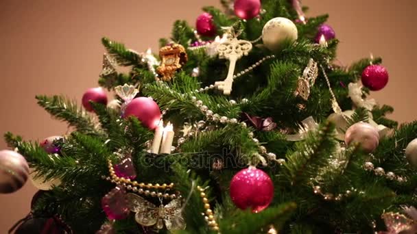 Vista Dell Albero Natale Con Palline Candele Elettriche — Video Stock