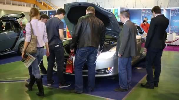 Moscow Russia Mar 2015 Visitors Electric Cars Tesla Model Smart — Stock Video