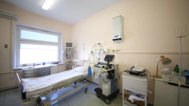 Bett Und Waschbecken Auf Intensivstation Krankenhaus — Stockvideo