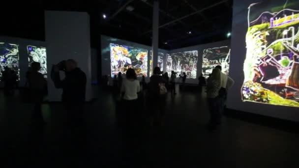 Moskau Feb 2015 Beleuchtete Bilder Auf Multimedia Ausstellung Große Modernisten — Stockvideo