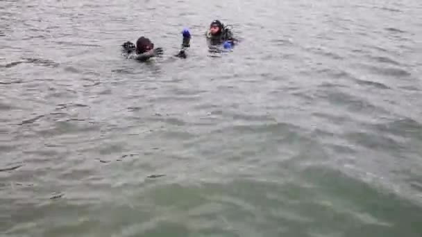 Moscú Jun 2015 Dos Buzos Agua Centro Buceo Spas Kamensky — Vídeos de Stock