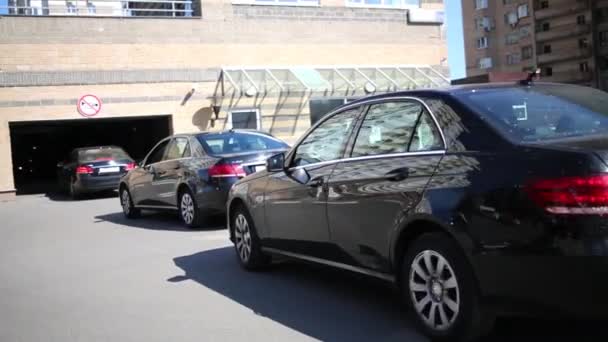 Mosca Aprile 2015 Mercedes Nera Che Guida Parcheggio Sotterraneo Mercedes — Video Stock