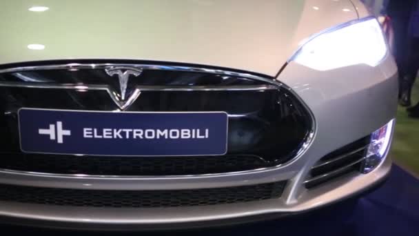 Moskou Rusland Mar 2015 Elektrische Auto Tesla Model Derde Internationale — Stockvideo