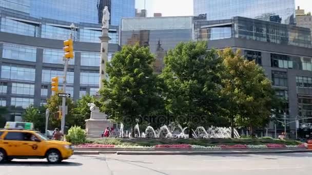 Nyc Estados Unidos Ago 2014 Tráfico Diurno Vehículos Columbus Circle — Vídeo de stock