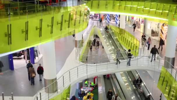 莫斯科 2014年11月14日 购物中心三驾马车 在三层的购物综合楼位于超过100商店 — 图库视频影像