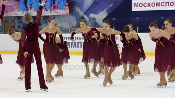 Moskou Apr 2015 Team Het Rood Uit Voeren Gesynchroniseerd Kunstschaatsen — Stockvideo