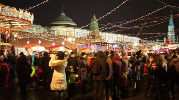 Москва 2015 Толпа Ежегодной Рождественской Ярмарке Гума Красной Площади — стоковое видео