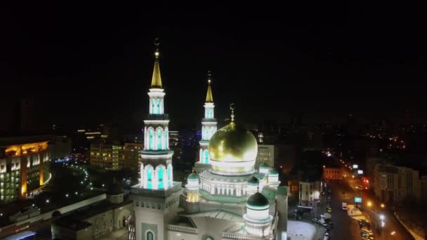 莫斯科 2015年11月28日 大教堂清真寺在奥林匹克体育场附近以照明在秋天晚上 鸟瞰图 — 图库视频影像
