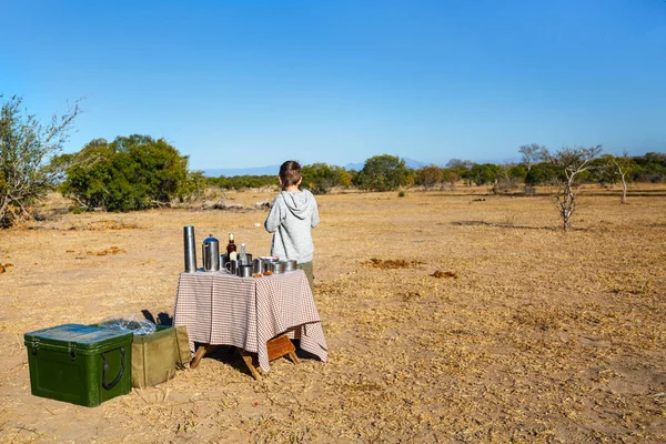 Family safari in Africa — Stock Photo, Image