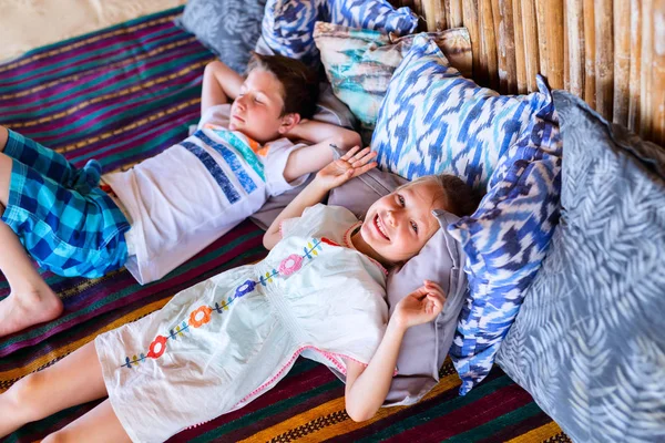 Bruder und Schwester — Stockfoto