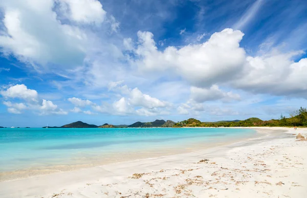 Praia idílica no Caribe — Fotografia de Stock
