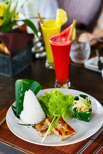 Delicious lunch plate — Stock Photo, Image