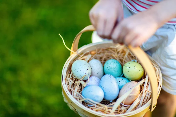 Coloridos huevos de Pascua — Foto de Stock