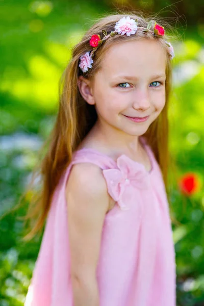 Little girl spring portrait — Stock Photo, Image