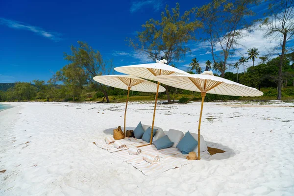 Paesaggio di bella spiaggia — Foto Stock