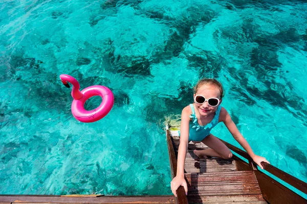 Adorabile bambina in vacanza — Foto Stock