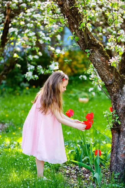 Ritratto primavera bambina — Foto Stock