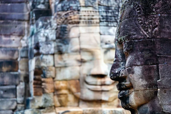 Ansikten av antika Bayon templet — Stockfoto