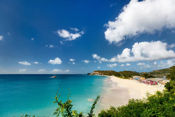 Spiaggia idilliaca ai Caraibi — Foto Stock