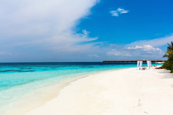 몰디브에서 아름 다운 열 대 해변 — 스톡 사진