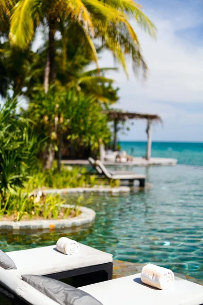 Luxury resort swimmingpool — Stockfoto