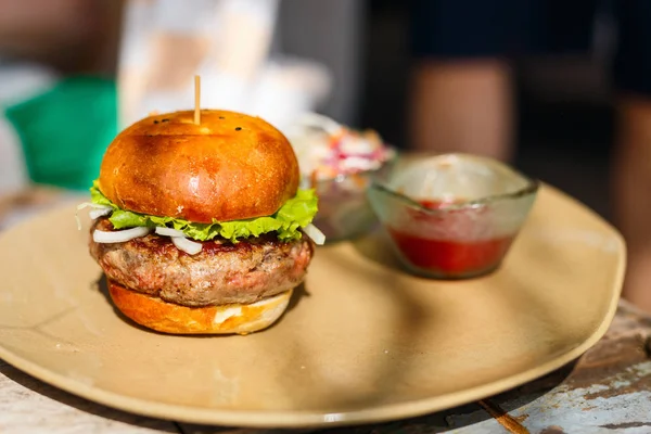 Heerlijke verse Hamburger — Stockfoto