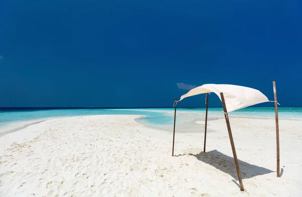 Praia de areia branca perfeita — Fotografia de Stock