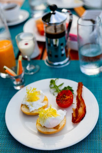 Leckeres Frühstück mit Eiern — Stockfoto