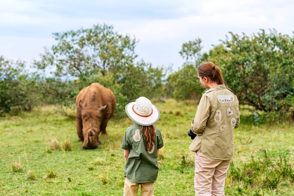 Family on safari — Stock Photo, Image