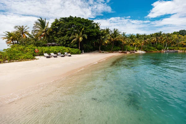 Idyllische tropische eiland — Stockfoto