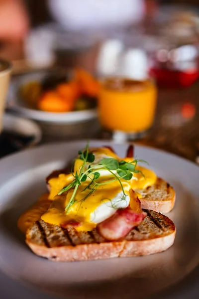 Deliziosa colazione con uova — Foto Stock