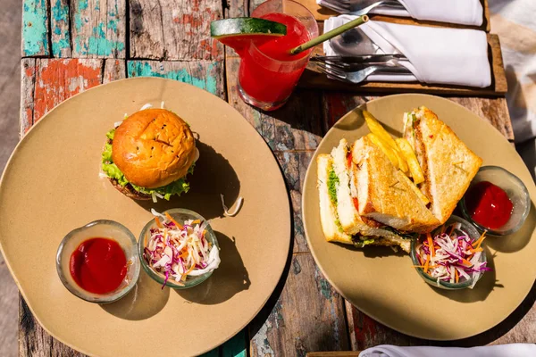 Balık sandviç ve hamburger — Stok fotoğraf