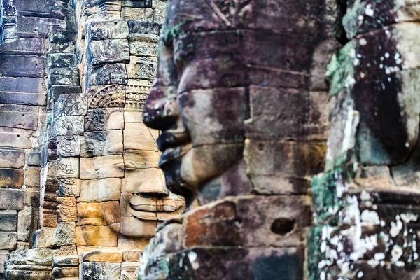 Обличчя стародавнього храму Байон — стокове фото