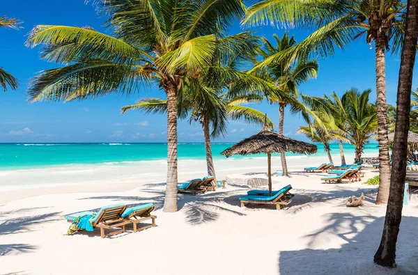 Perfekt tropisk strand — Stockfoto