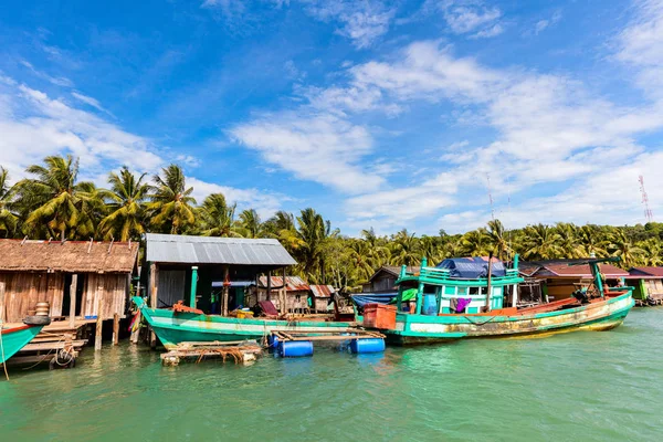 Traditional floating village — Stock Photo, Image