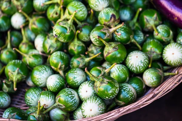 Sortiment an frischen grünen Früchten — Stockfoto