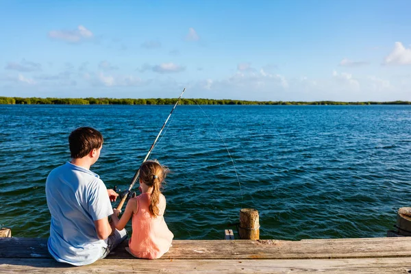 Family fishing — Stock Photo, Image