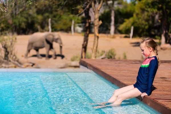 Little girl on African safari — Stock Photo, Image