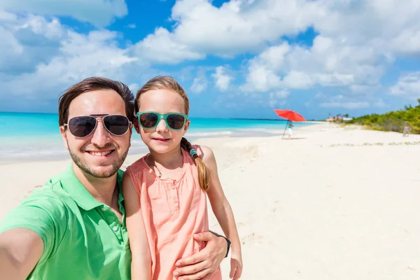 Baba ve kızı selfie — Stok fotoğraf