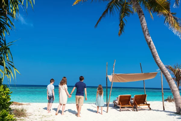 Family on summer vacation — Stock Photo, Image