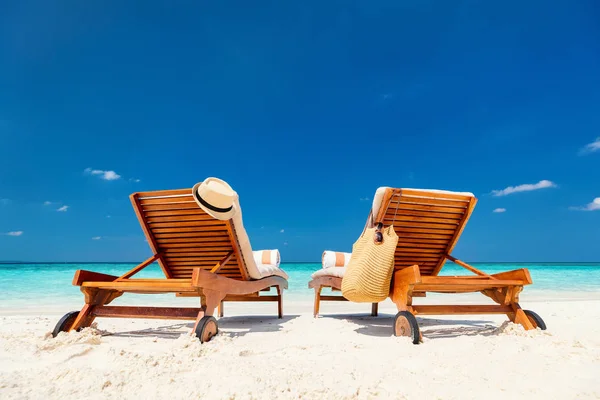 Wooden lounge chairs — Stock Photo, Image