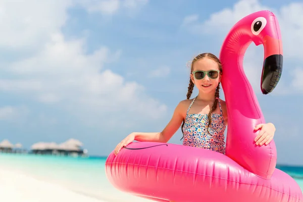 Menina Adorável Praia Durante Férias Verão — Fotografia de Stock