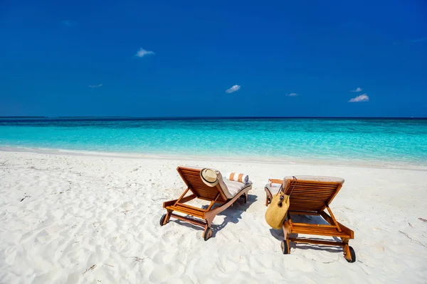 Wooden Lounge Chairs Beautiful Tropical Beach Maldives — Stock Photo, Image