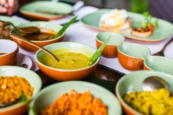 Varietà Curry Dello Sri Lanka Ciotole Sul Tavolo — Foto Stock