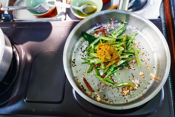 Bereiding Van Traditionele Sri Lankaanse Curry Schotel Tijdens Kookles — Stockfoto