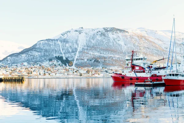 Wunderschöne Winterlandschaft Der Schneebedeckten Stadt Tromso Nordnorwegen — Stockfoto