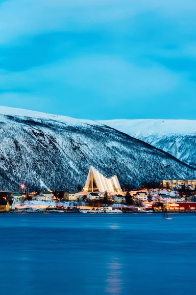 Αρκτικός Καθεδρικός Ναός Στη Βόρεια Νορβηγία Τρόμσο Στο Σούρουπο Λυκόφως — Φωτογραφία Αρχείου