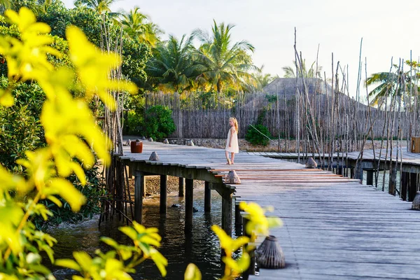 Little Girl Walking Wooden Footbridge Summer Vacation Luxury Resort — Stock Photo, Image