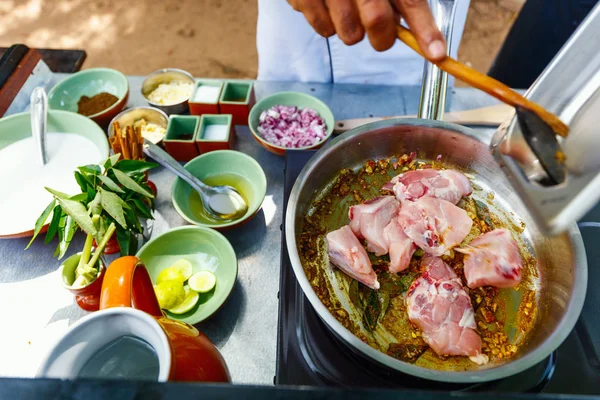 Preparation Traditional Sri Lankan Curry Dish Tender Chicken Breast Cooking — Stock Photo, Image