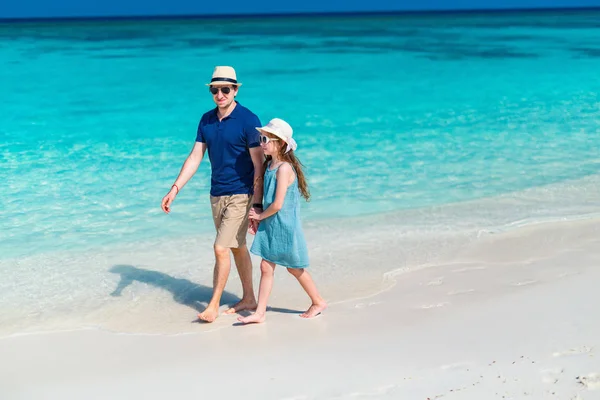 Father His Adorable Little Daughter Beach — Stock Photo, Image